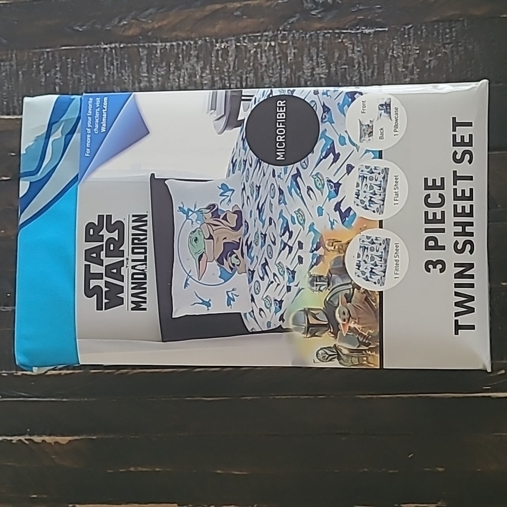 NEW Star Wars The Mandolorian 3 Piece Twin Sheet Set Baby Yoda